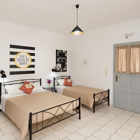 Letta'S Apartments Финикас Екстериор снимка