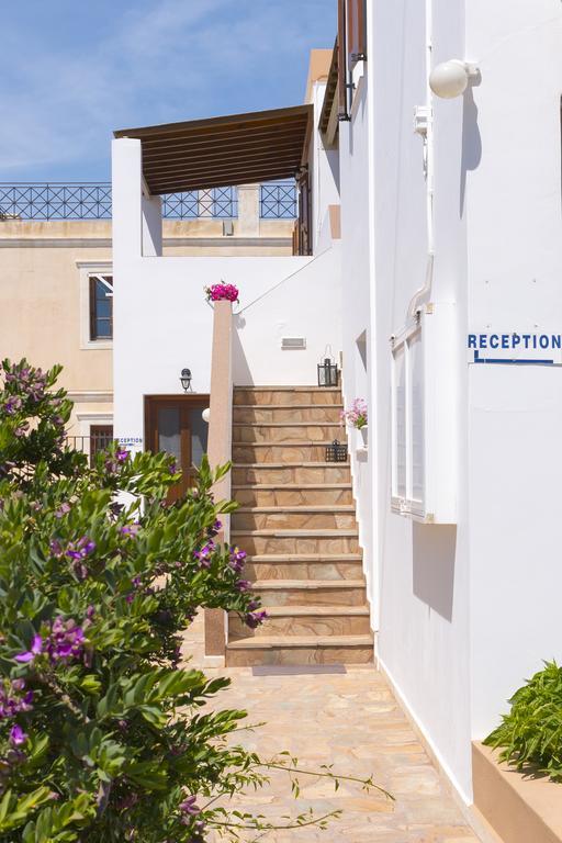 Letta'S Apartments Финикас Екстериор снимка