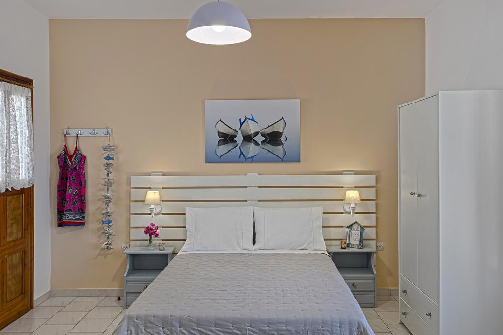 Letta'S Apartments Финикас Екстериор снимка