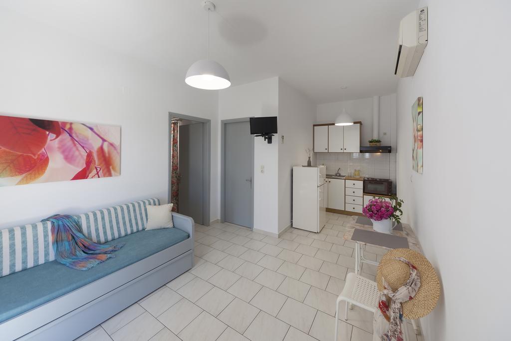 Letta'S Apartments Финикас Екстериор снимка