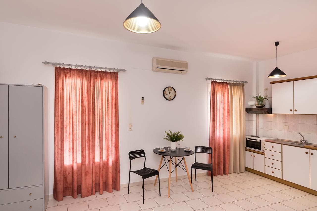 Letta'S Apartments Финикас Екстериор снимка