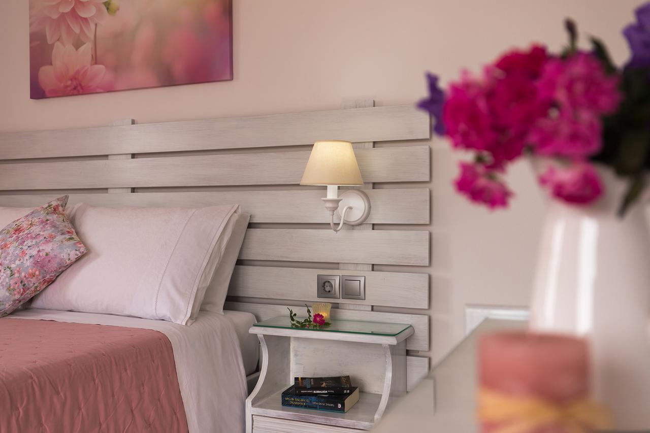 Letta'S Apartments Финикас Екстериор снимка